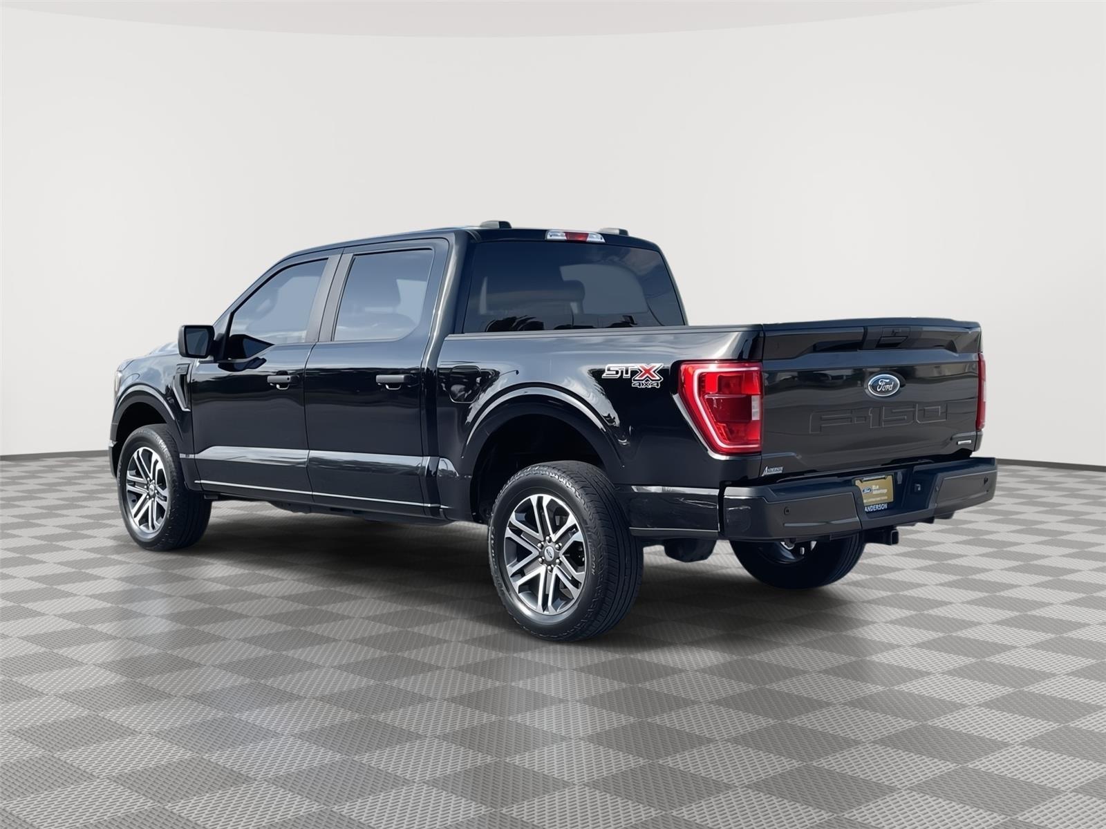 Vehicle photo 9