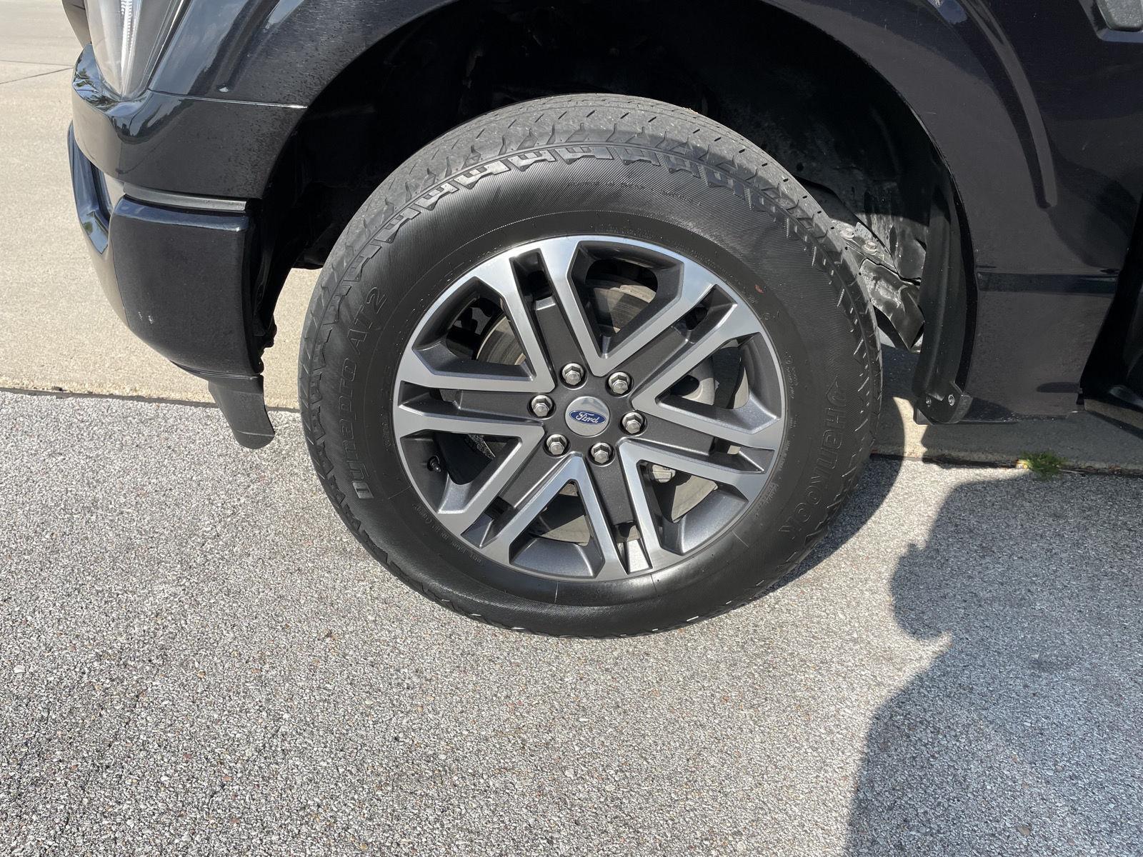 Vehicle photo 10