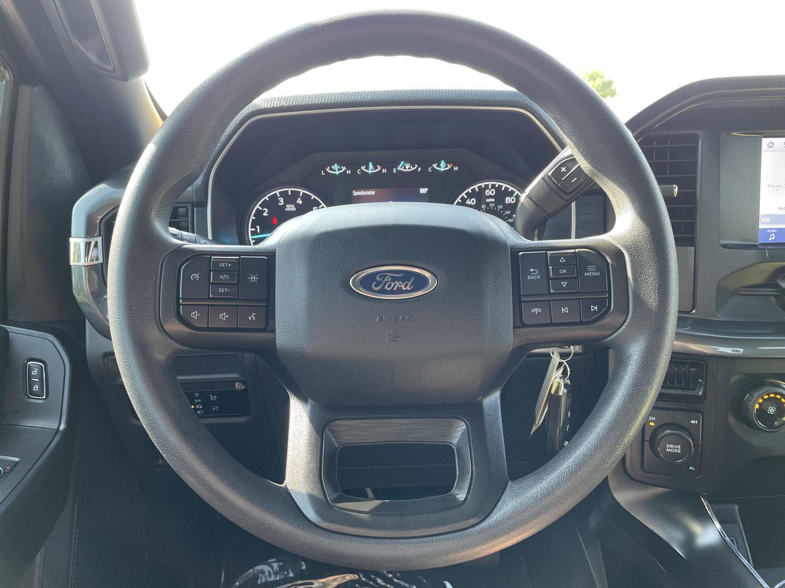 Vehicle photo 11
