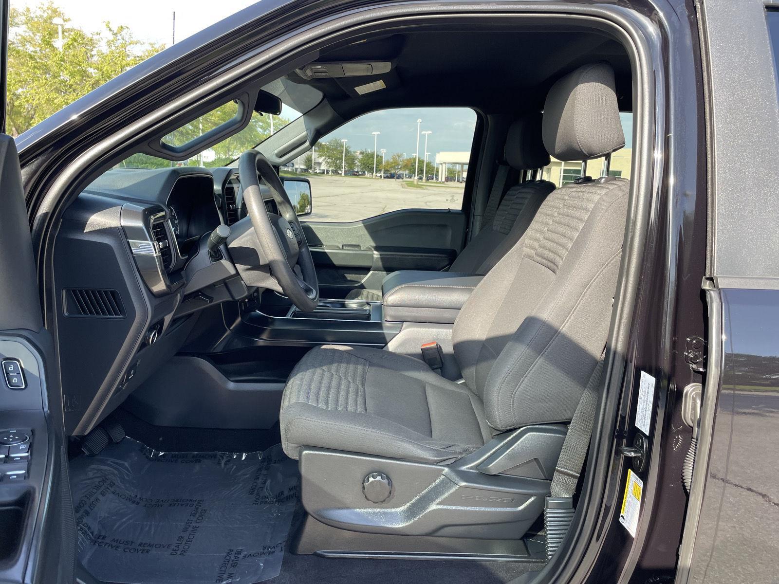 Vehicle photo 16