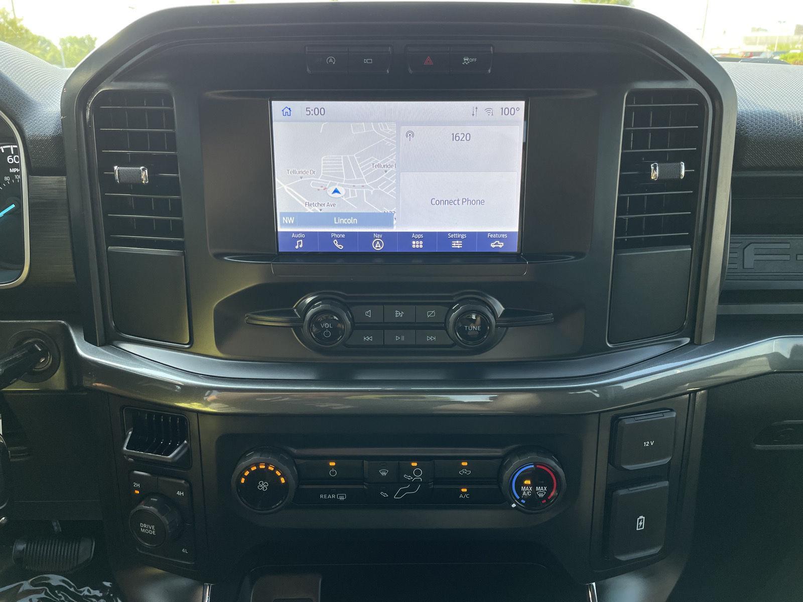 Vehicle photo 21