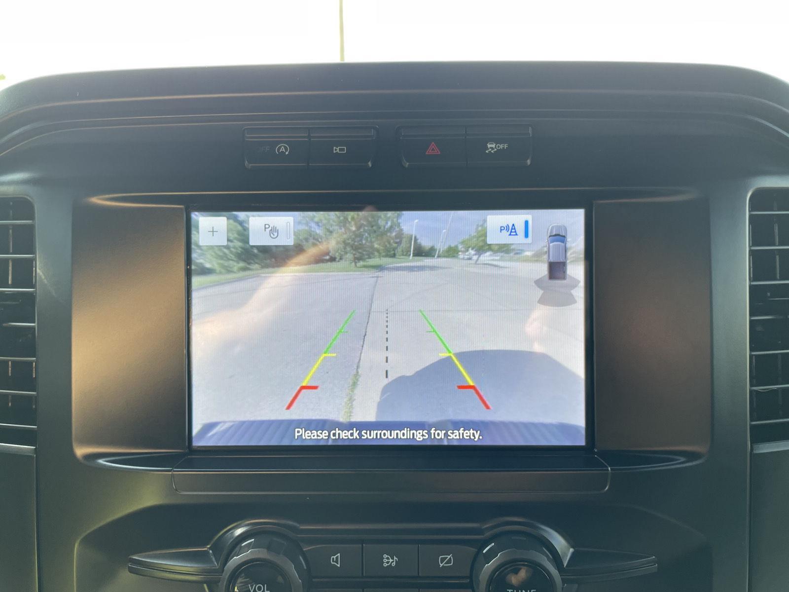 Vehicle photo 22