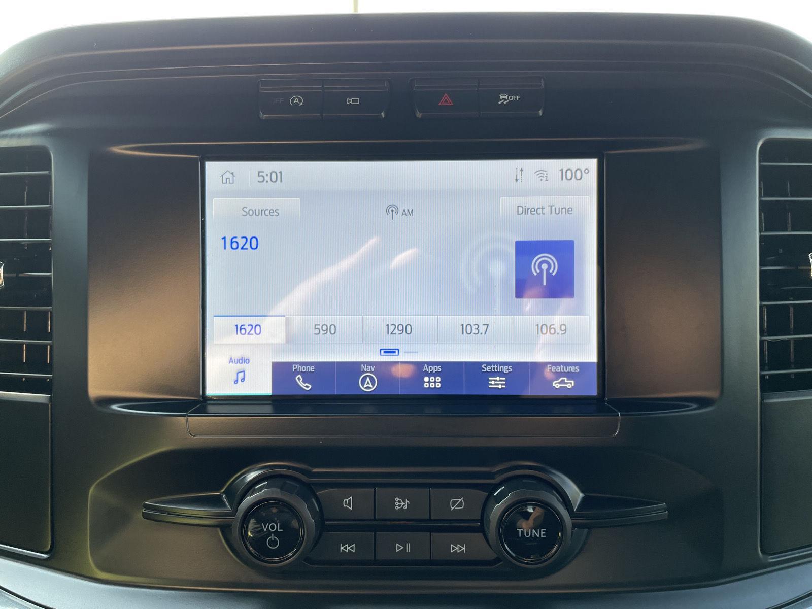 Vehicle photo 24