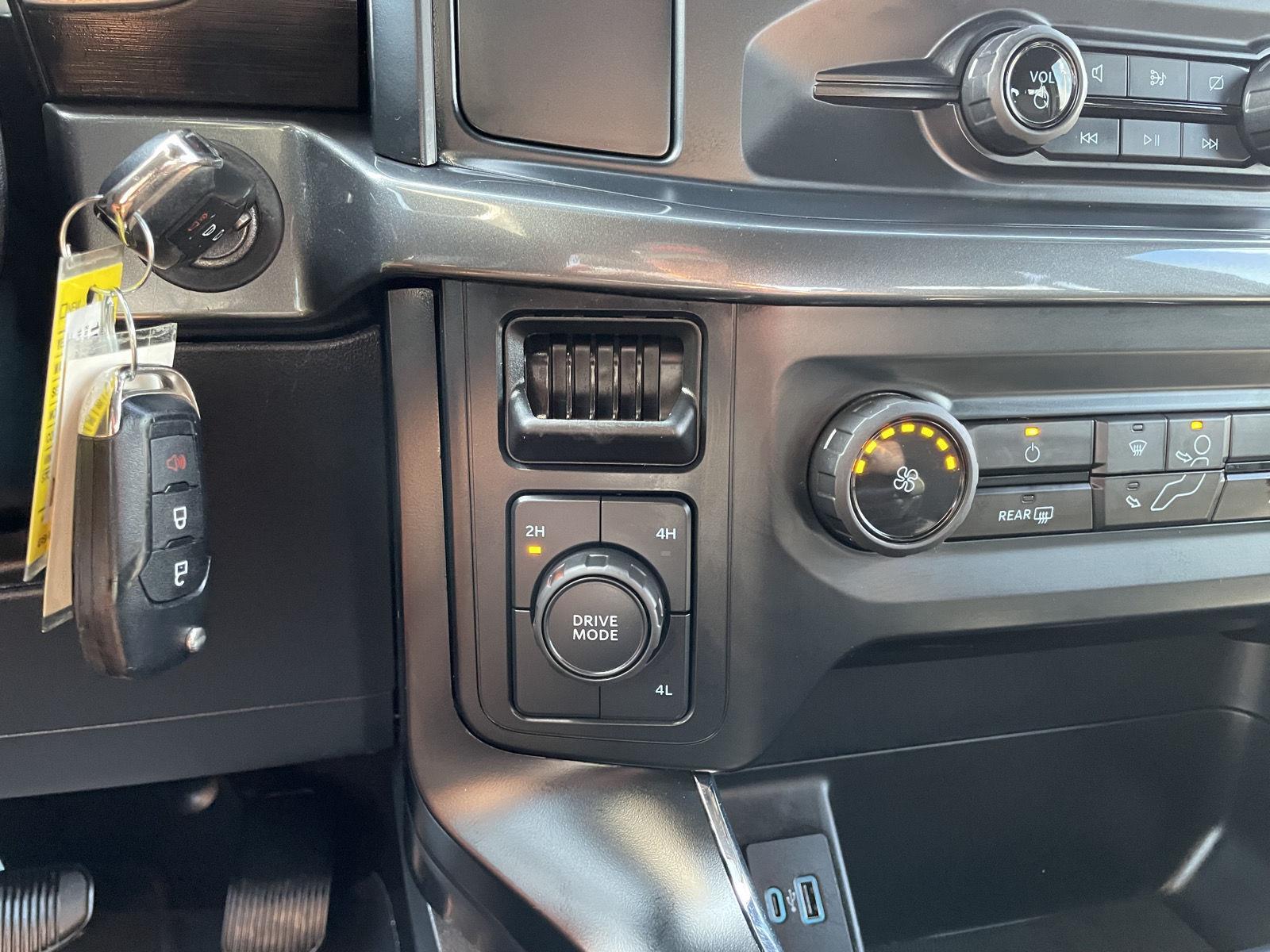 Vehicle photo 27