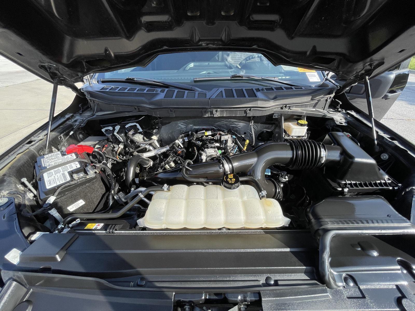 Vehicle photo 34