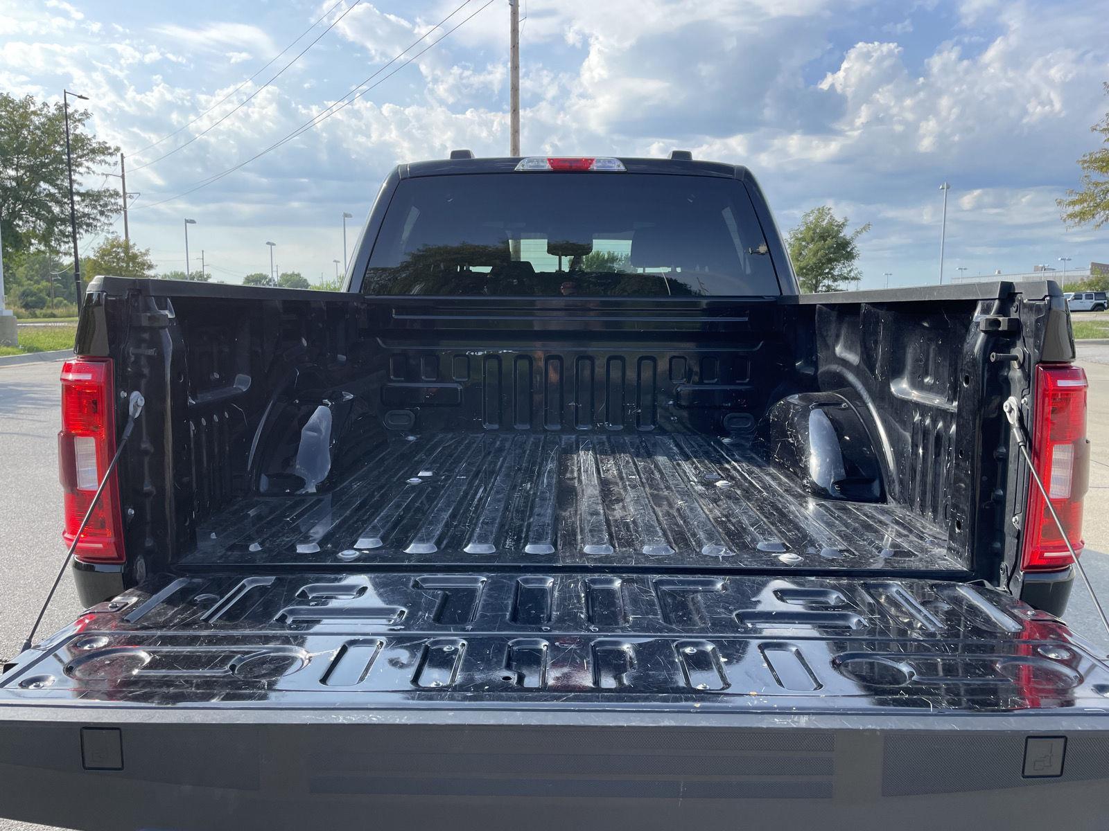 Vehicle photo 35