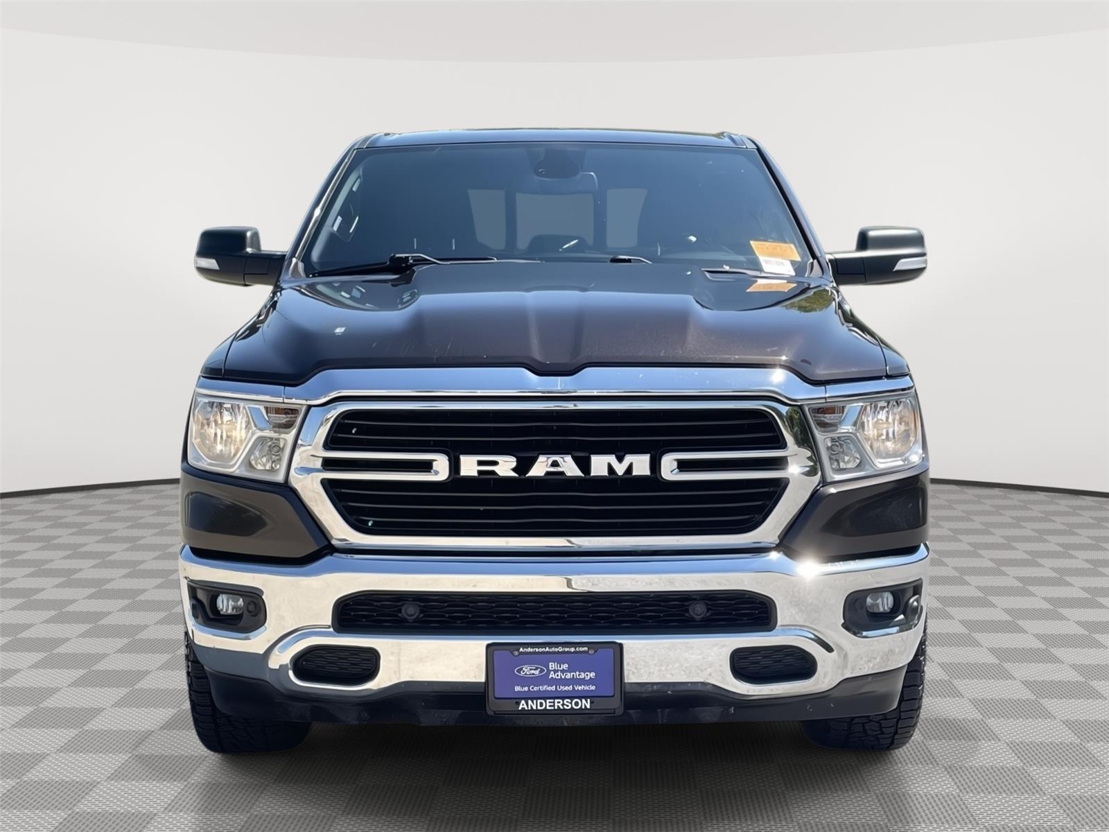 Vehicle photo 4