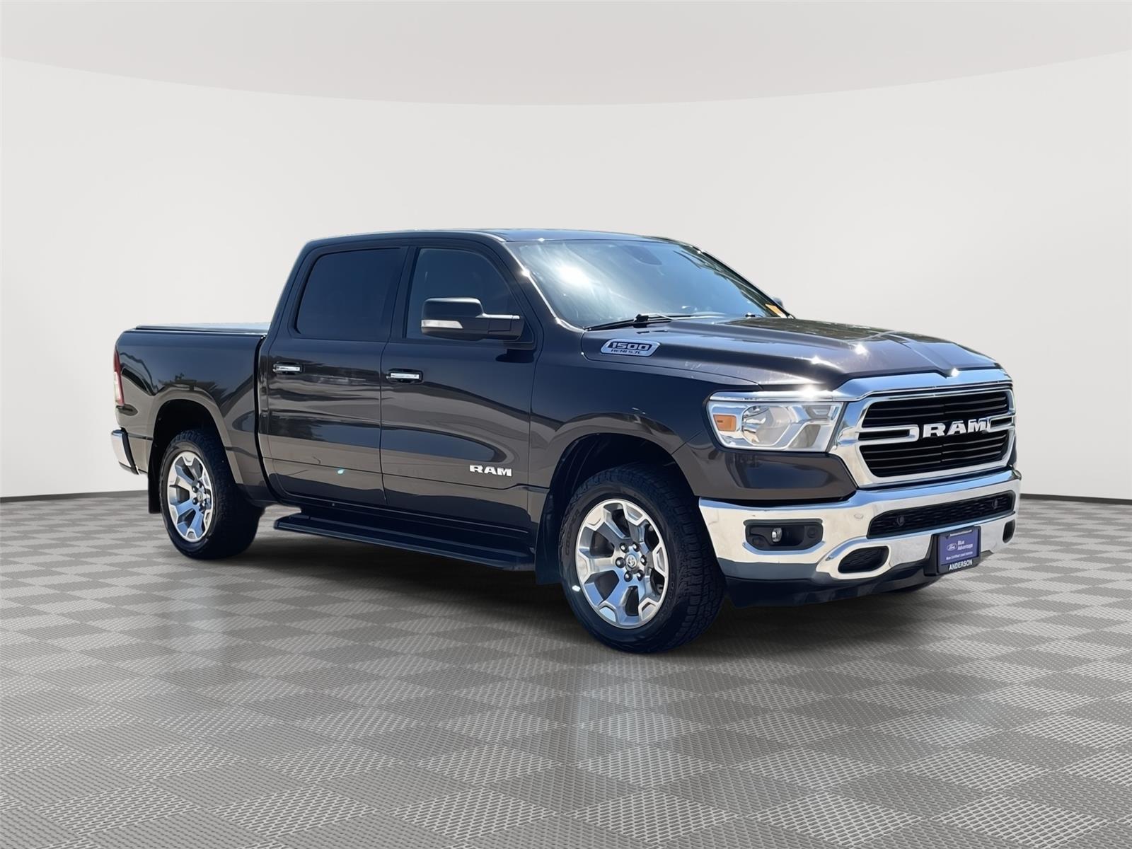 Vehicle photo 5