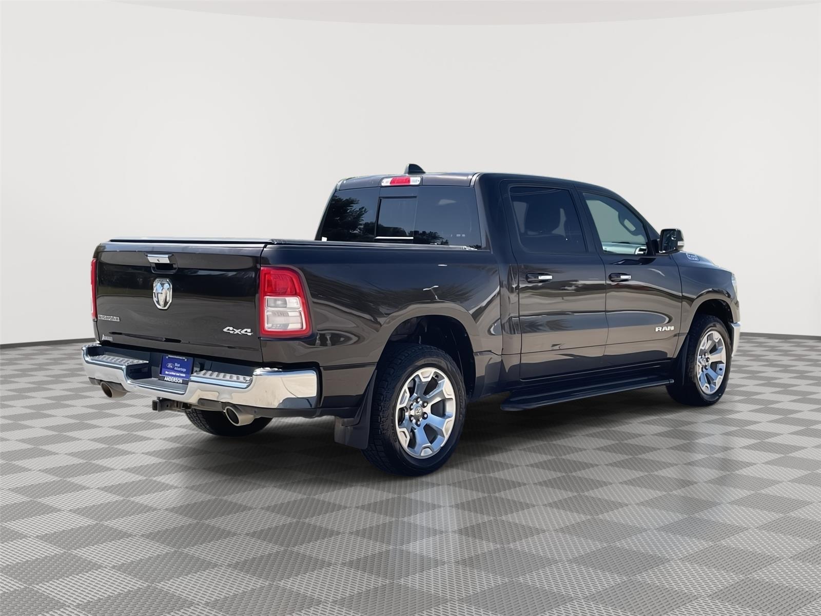 Vehicle photo 7