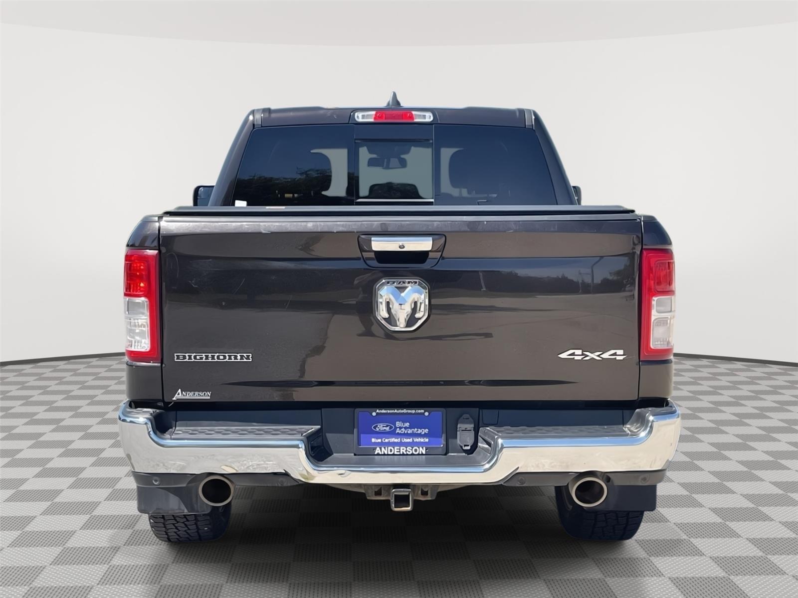 Vehicle photo 8