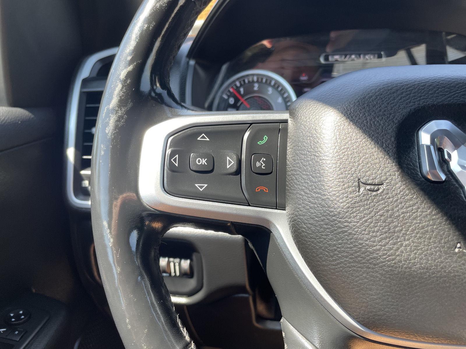 Vehicle photo 13