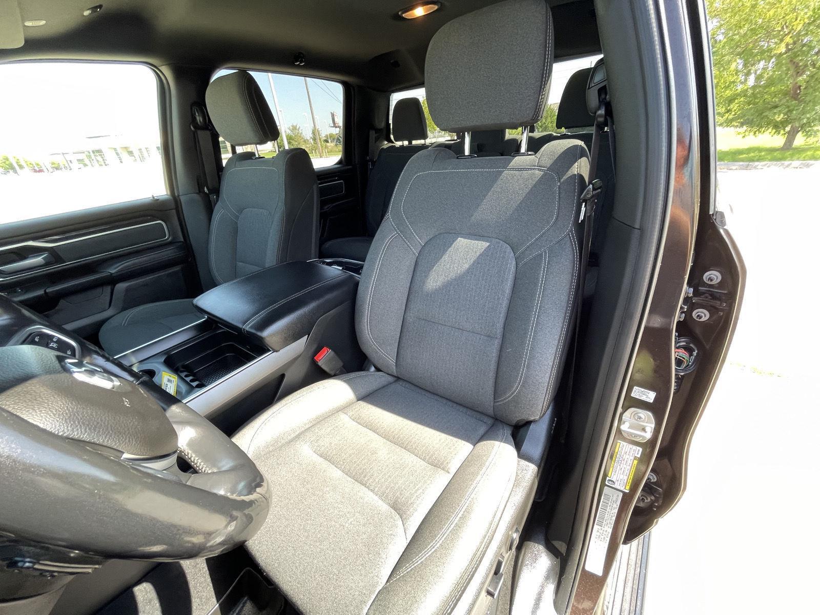 Vehicle photo 18