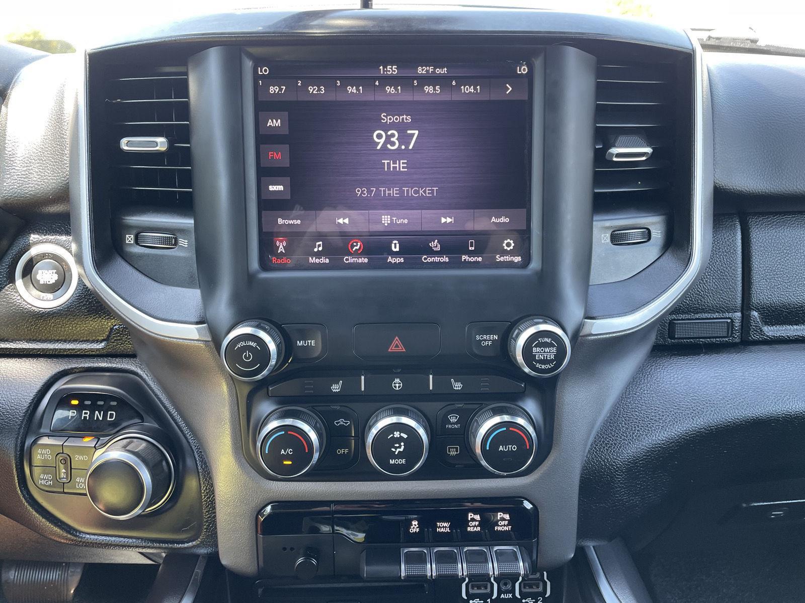Vehicle photo 22
