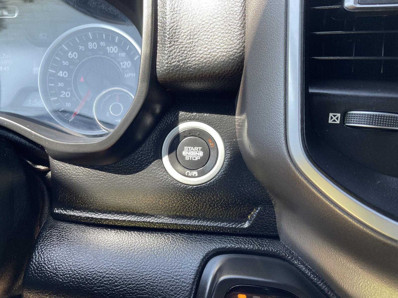 Vehicle photo 24
