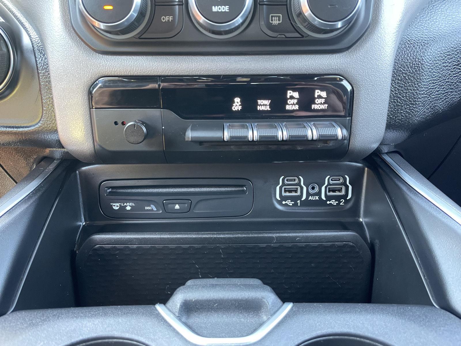 Vehicle photo 27