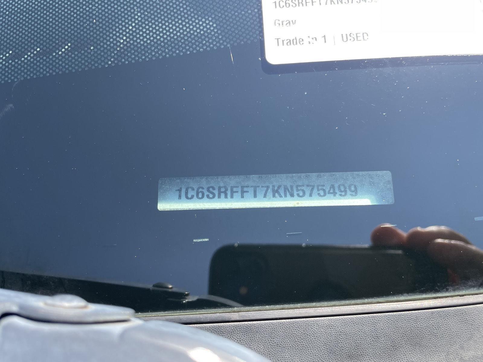 Vehicle photo 32