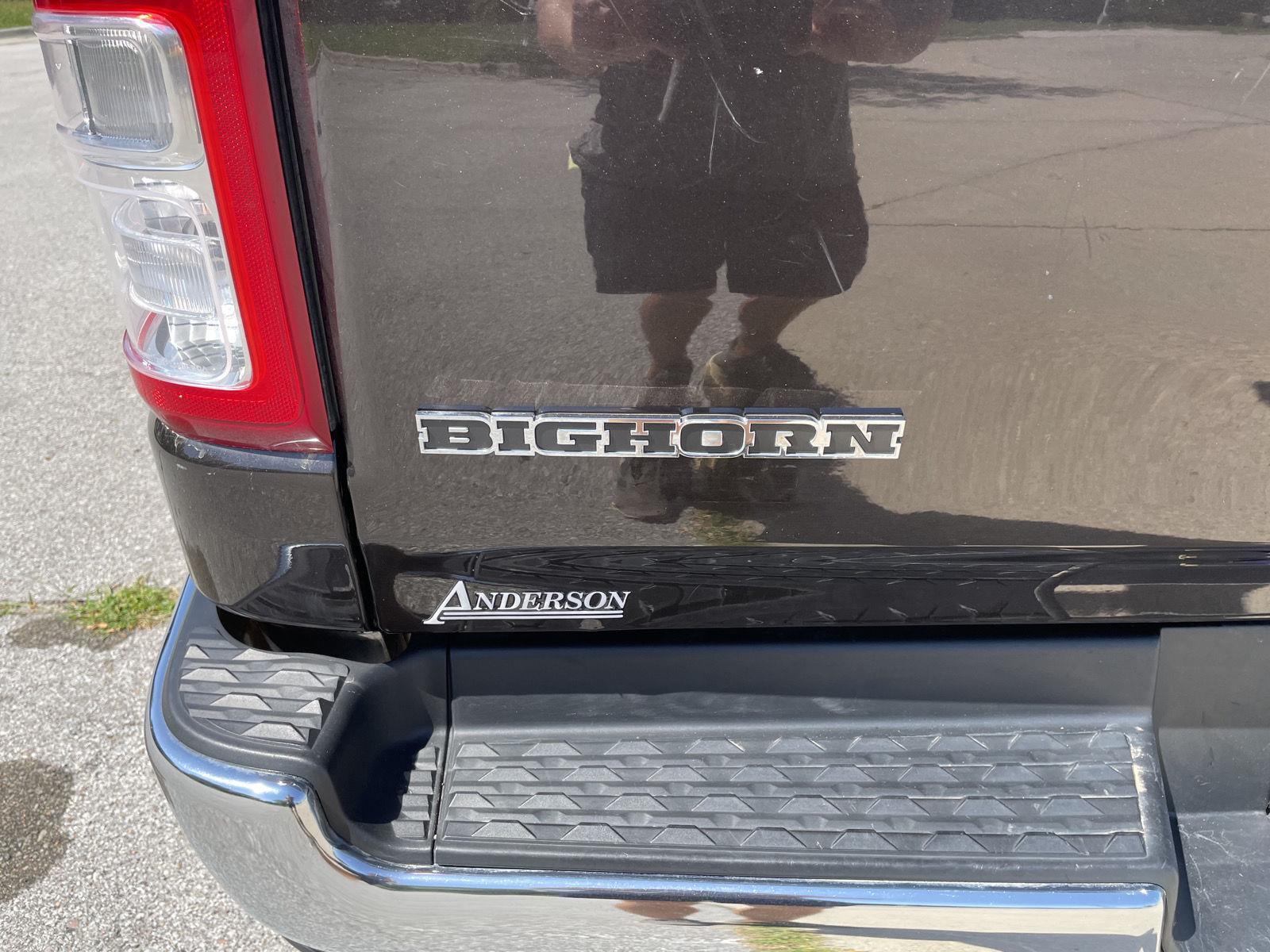 Vehicle photo 37