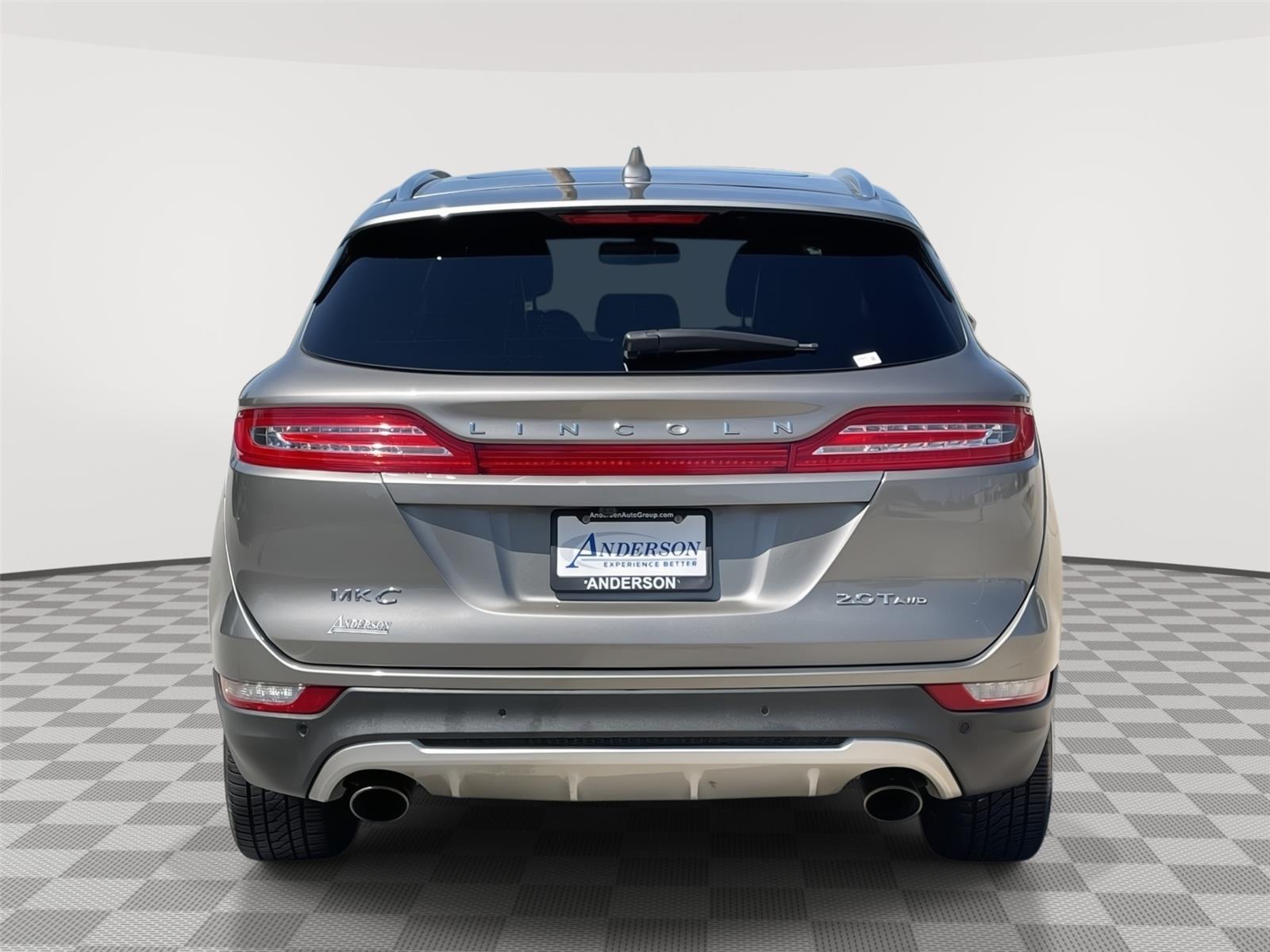 Vehicle photo 8