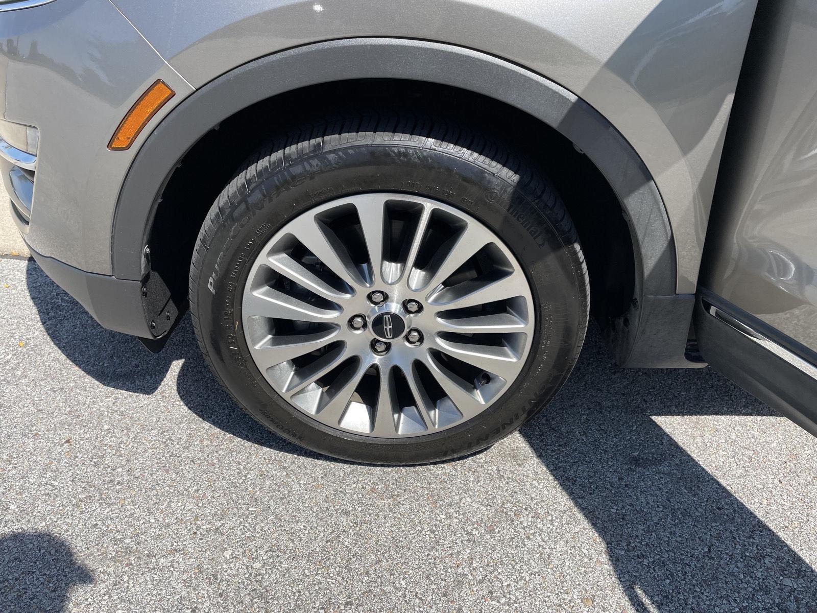 Vehicle photo 10
