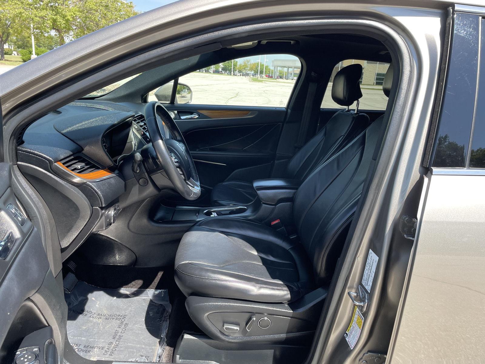 Vehicle photo 16