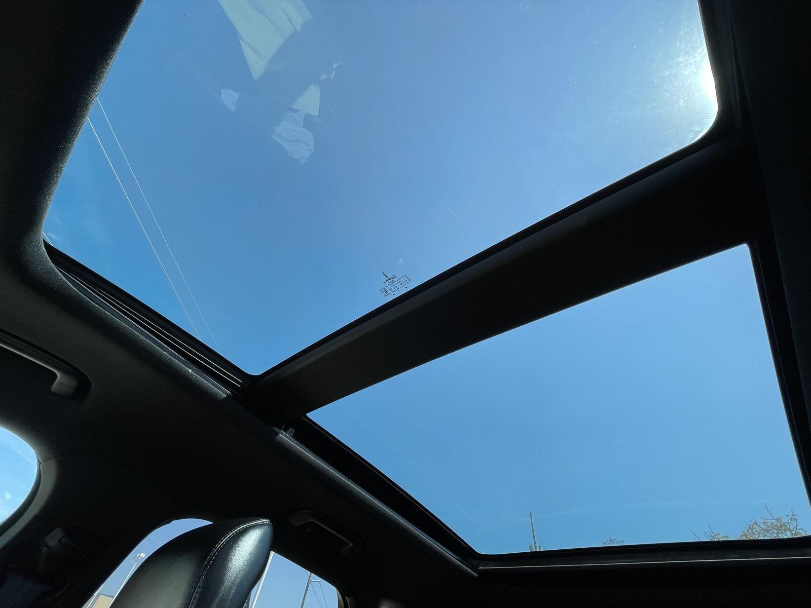 Vehicle photo 21