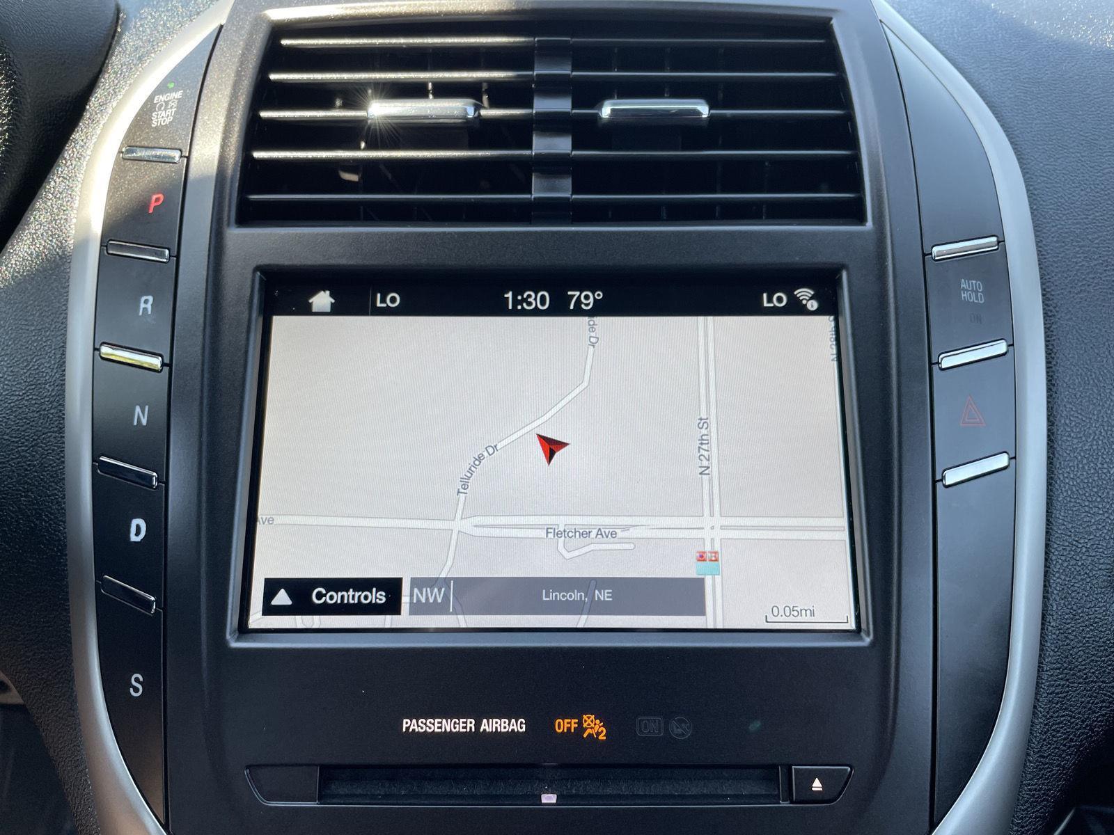 Vehicle photo 24