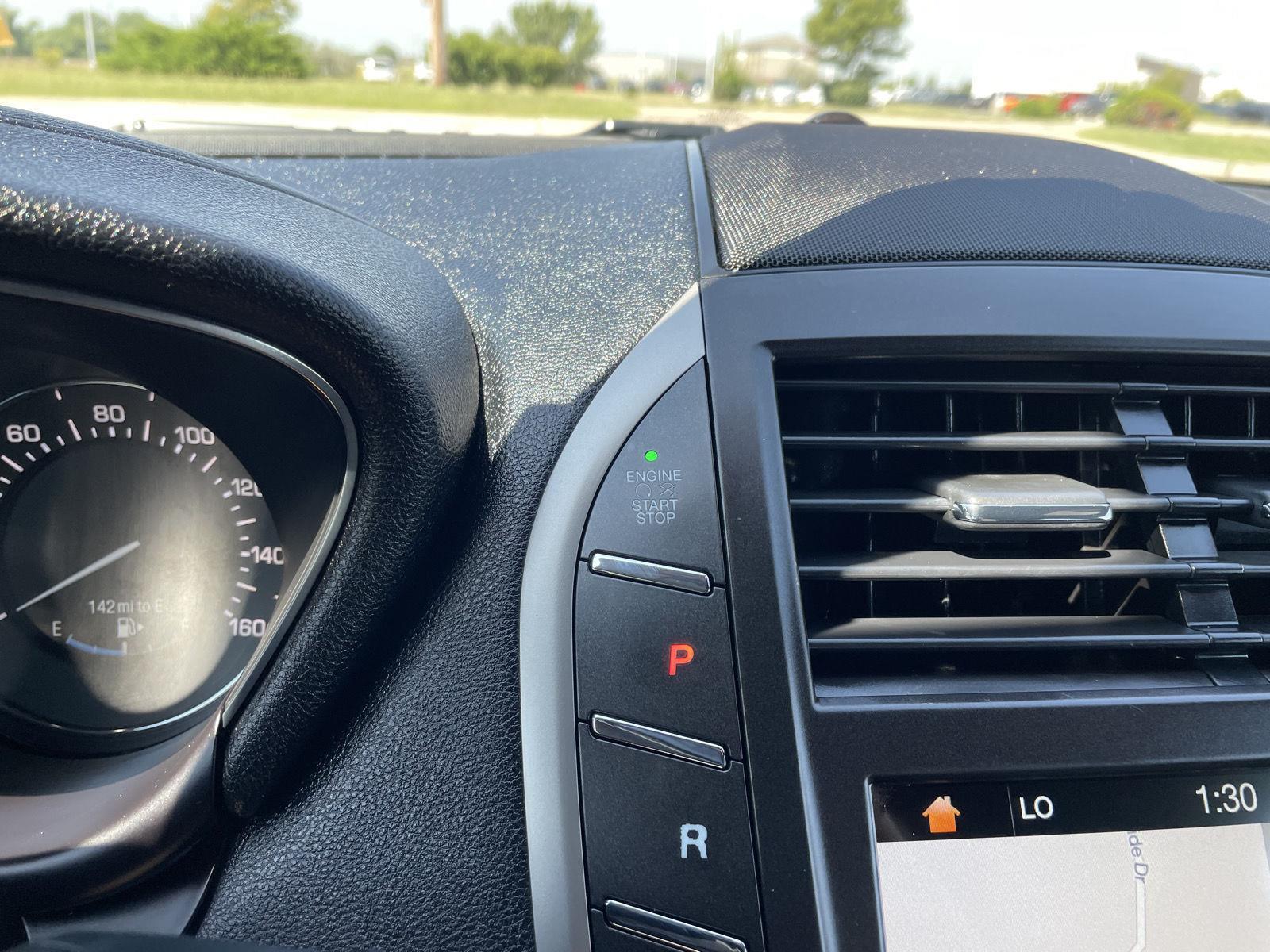 Vehicle photo 25
