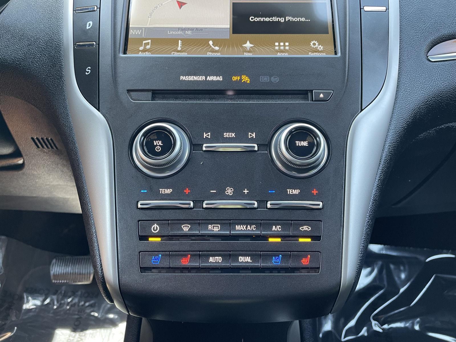 Vehicle photo 26