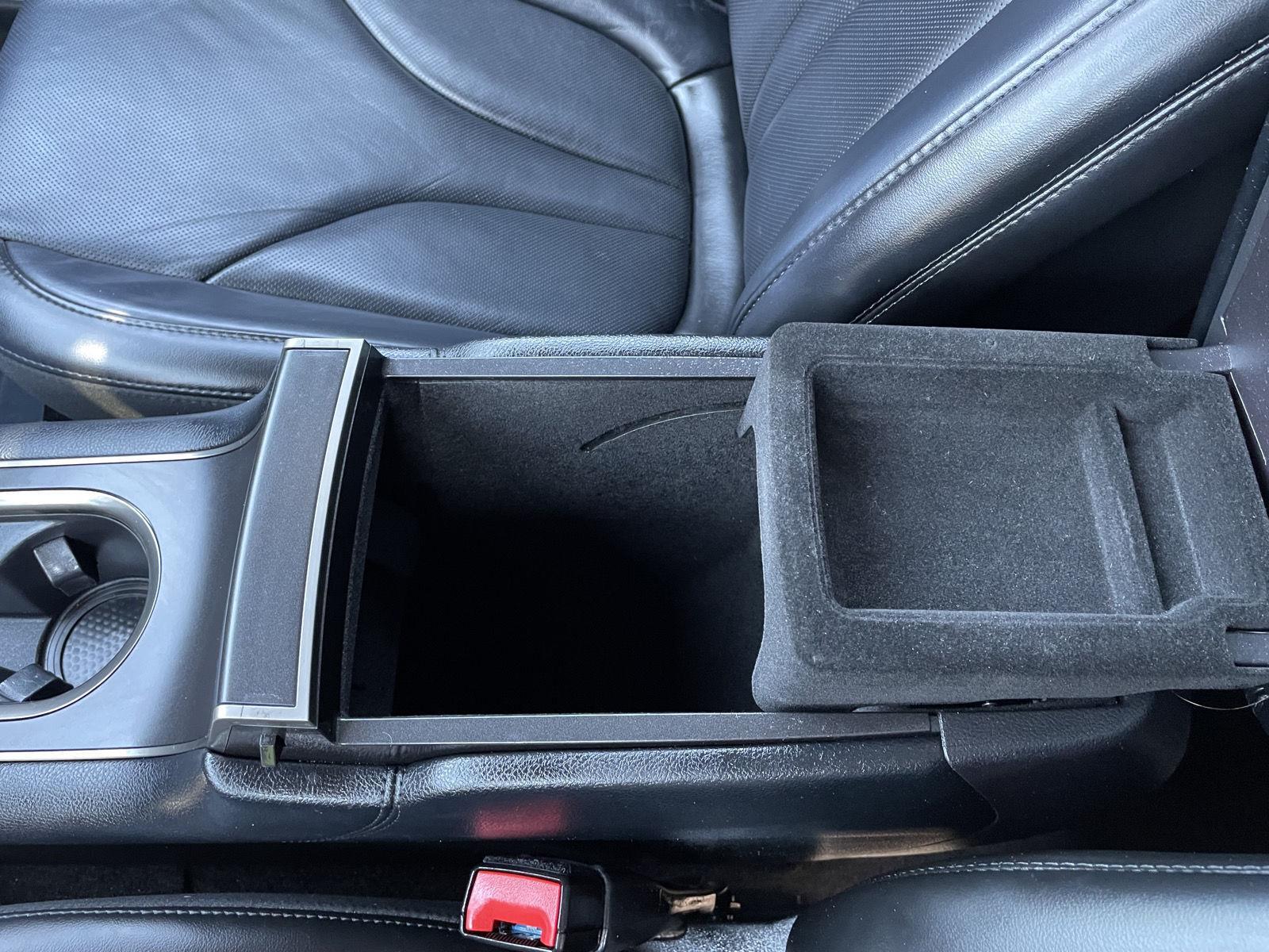 Vehicle photo 30