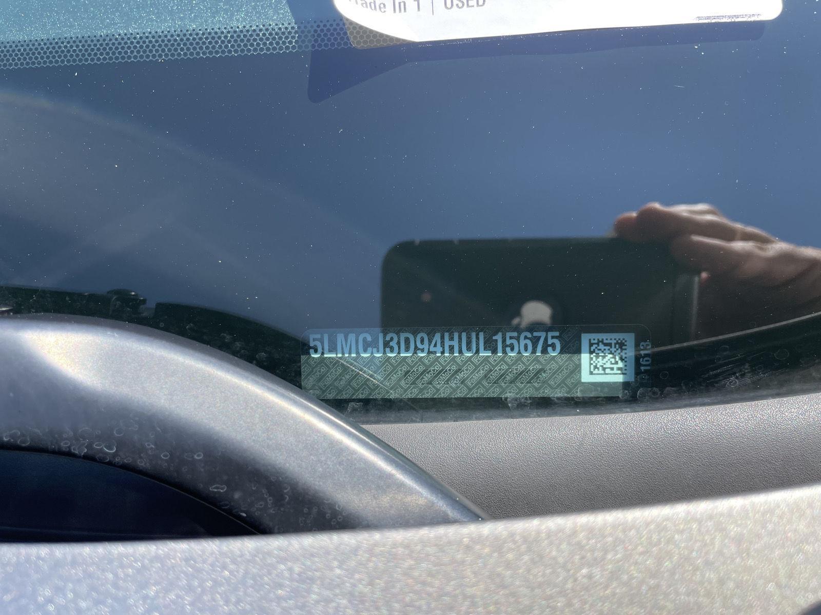 Vehicle photo 32