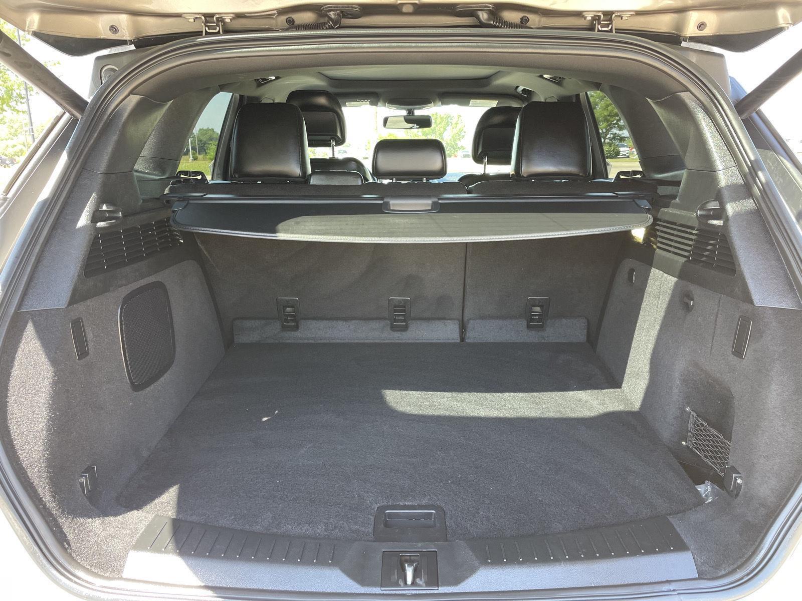 Vehicle photo 34
