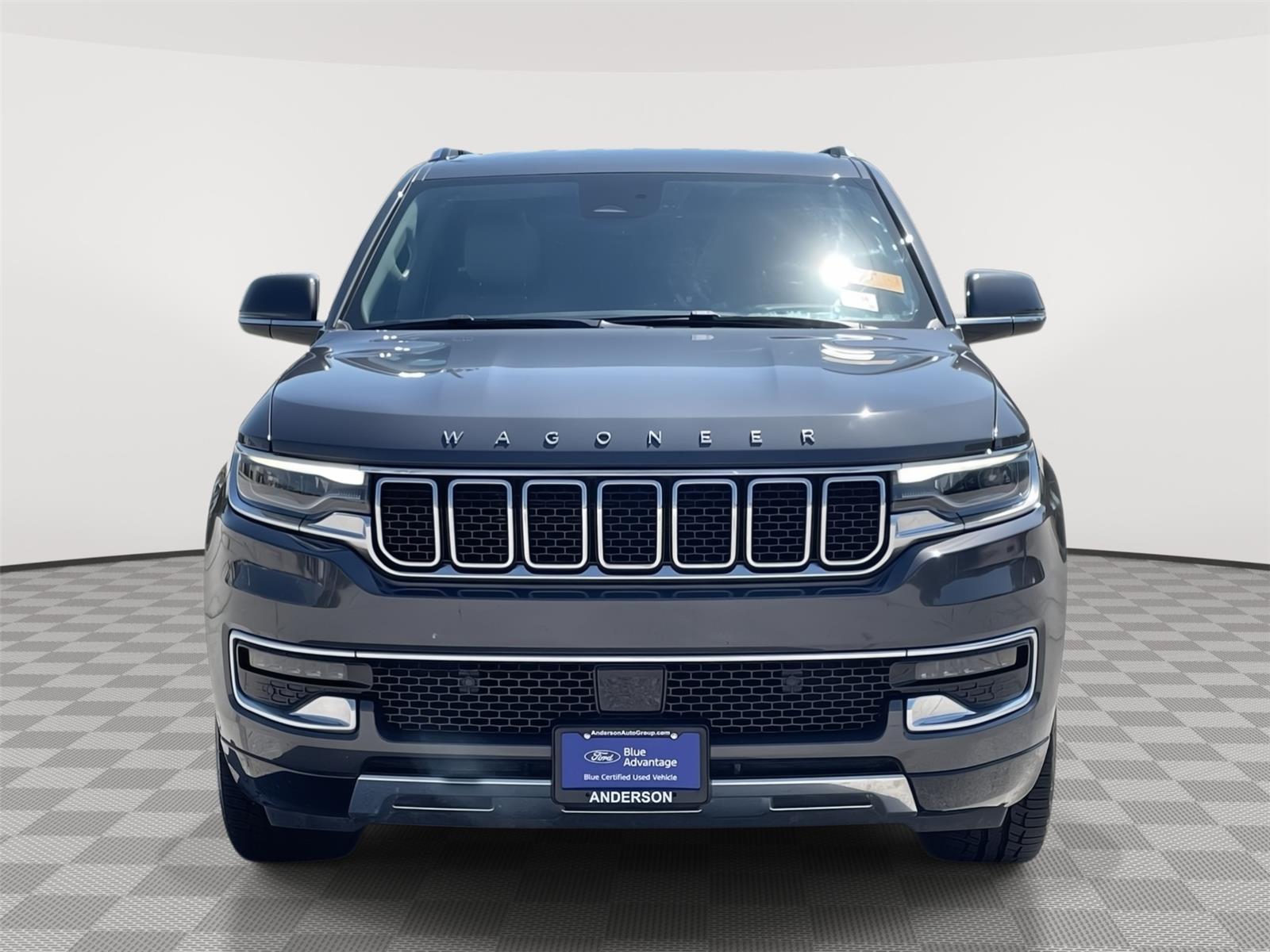 Vehicle photo 4