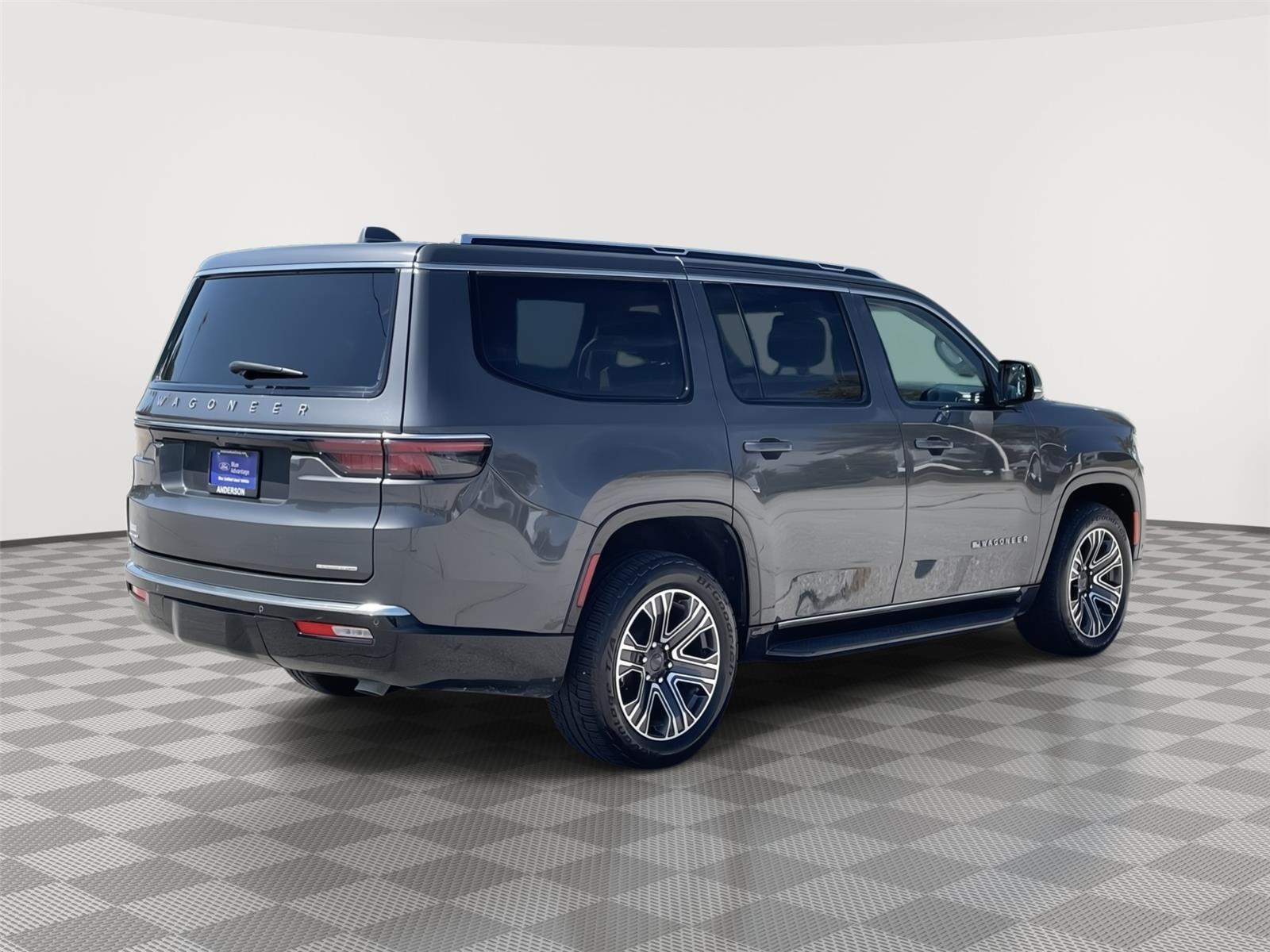 Vehicle photo 7