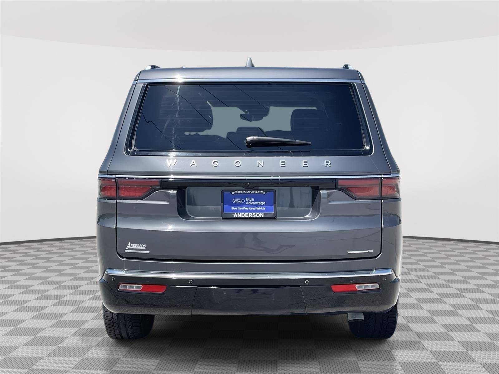Vehicle photo 8