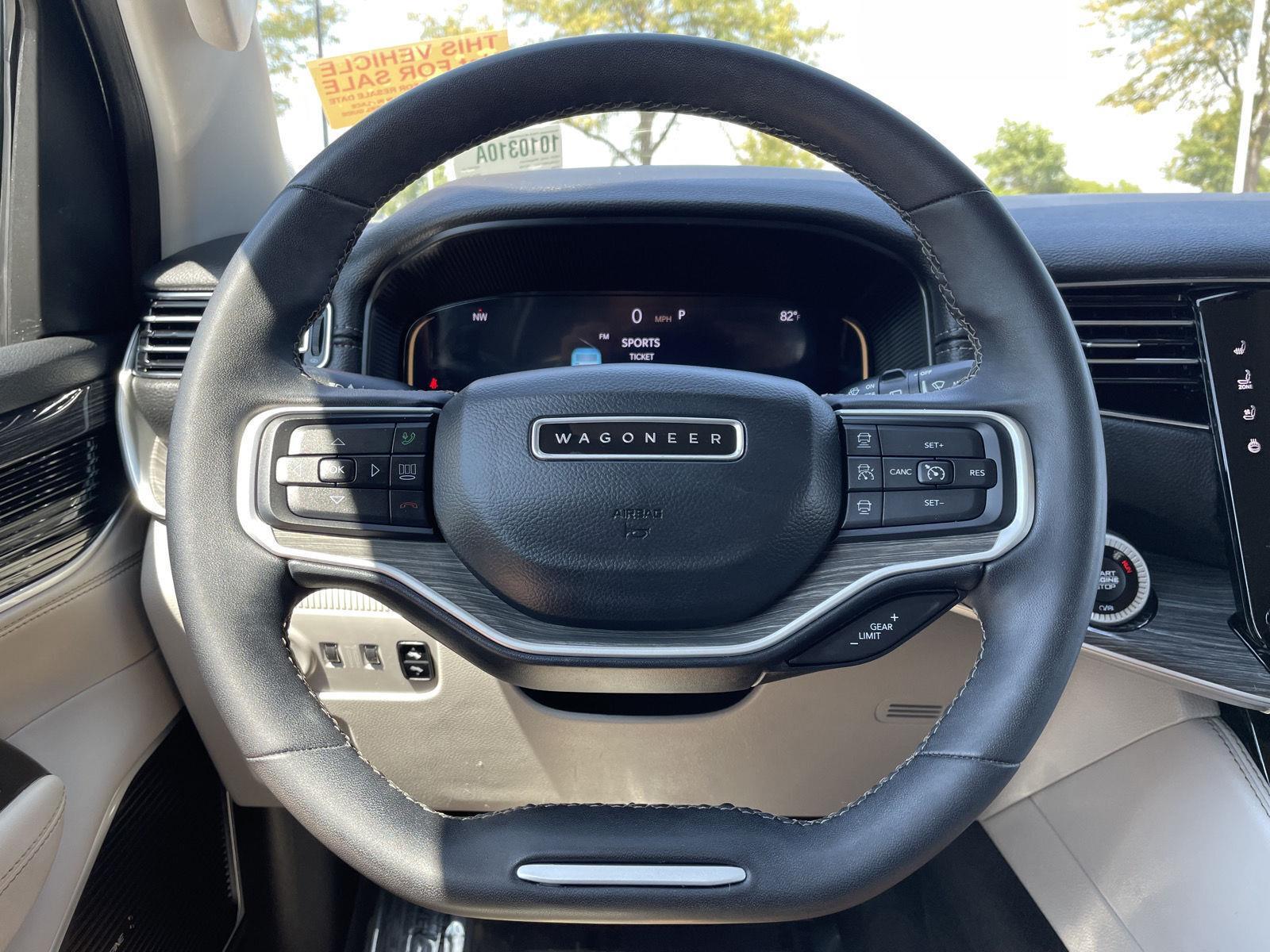 Vehicle photo 12