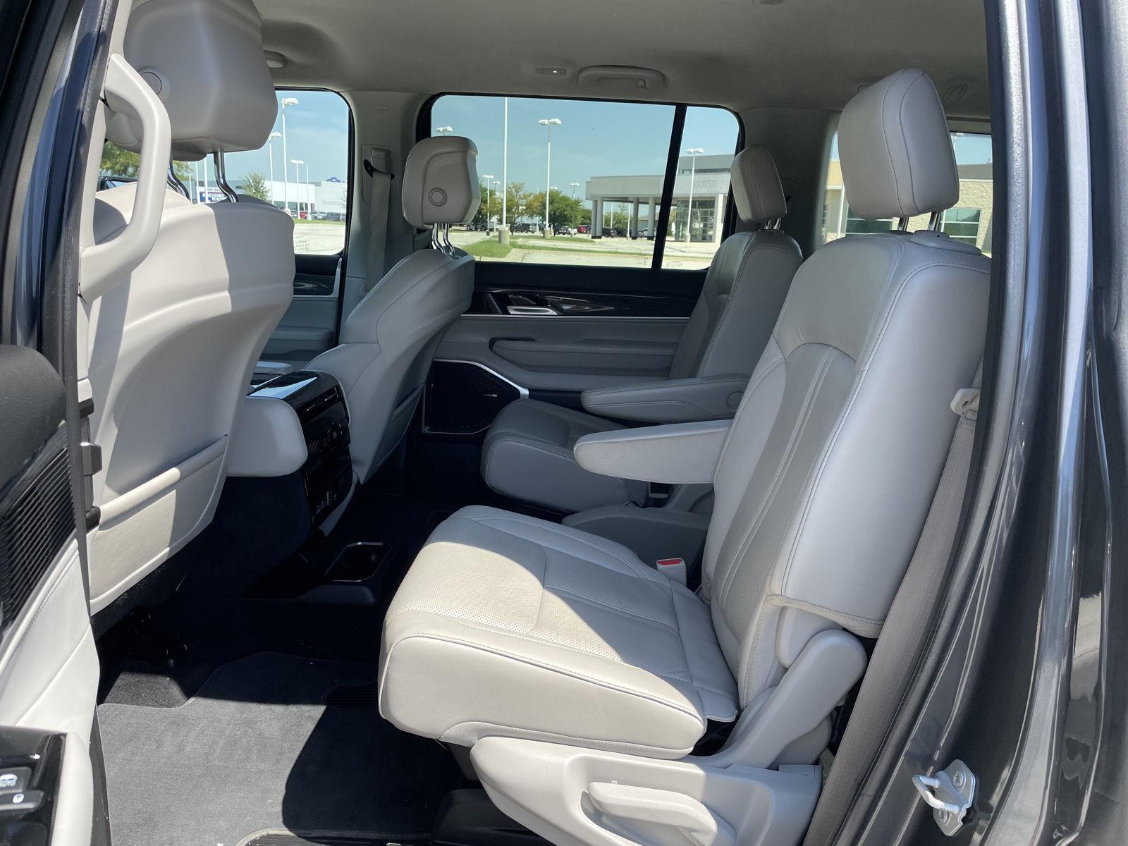 Vehicle photo 20