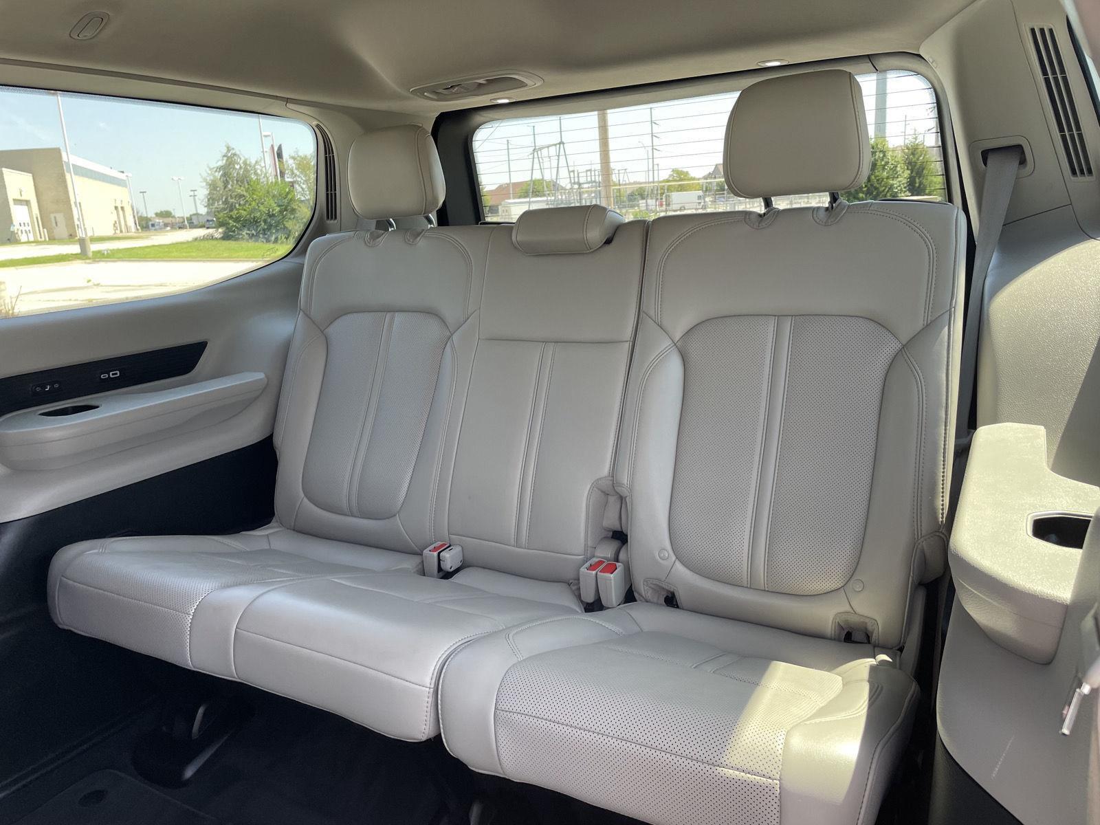 Vehicle photo 22