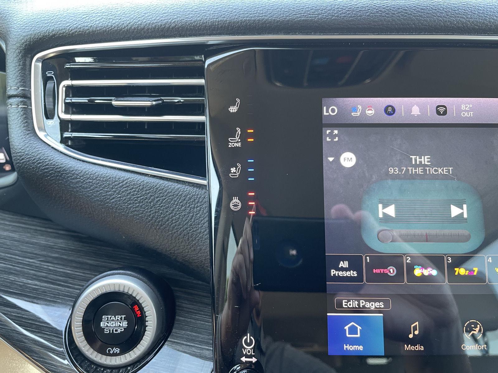 Vehicle photo 29