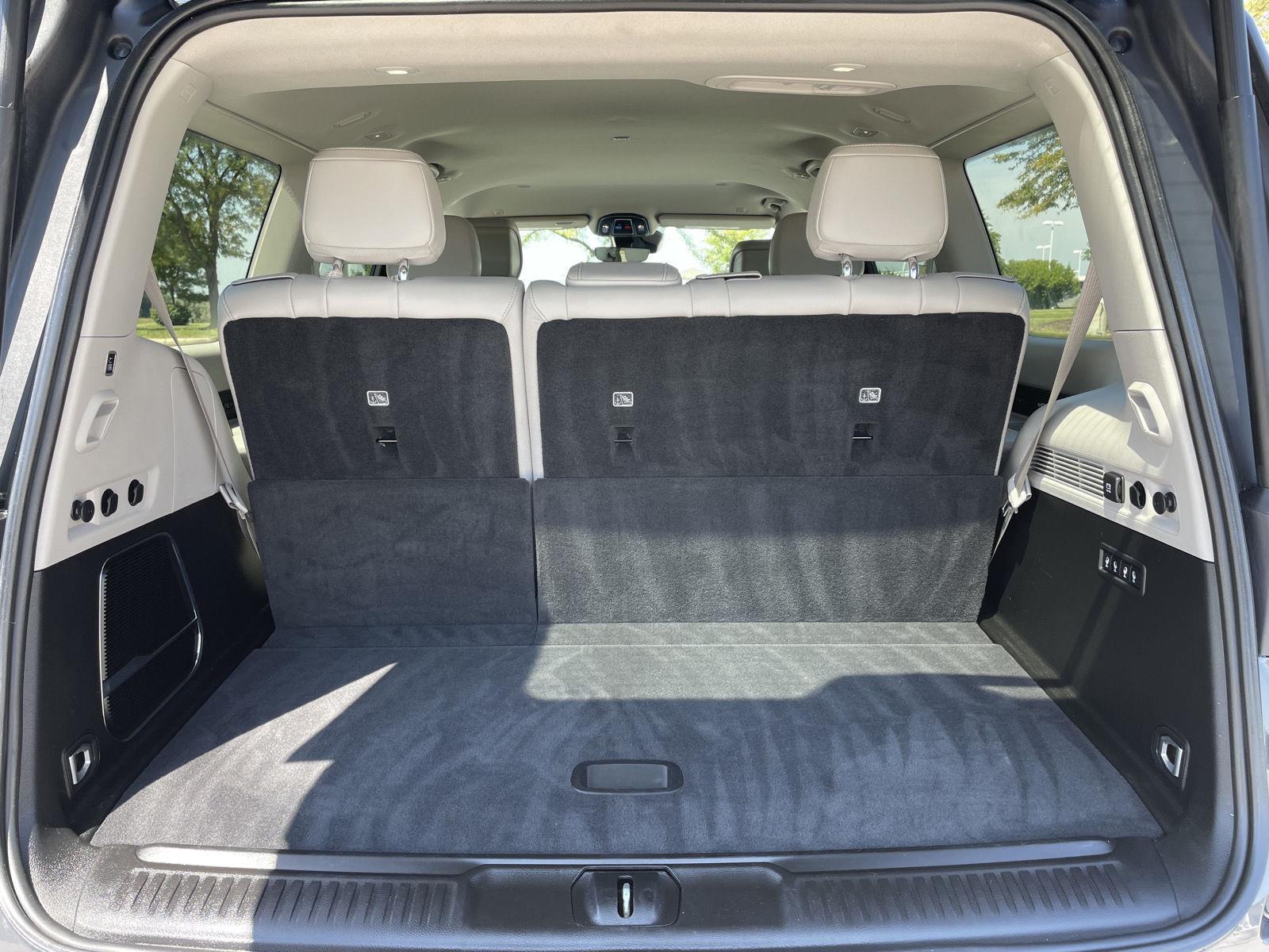 Vehicle photo 37