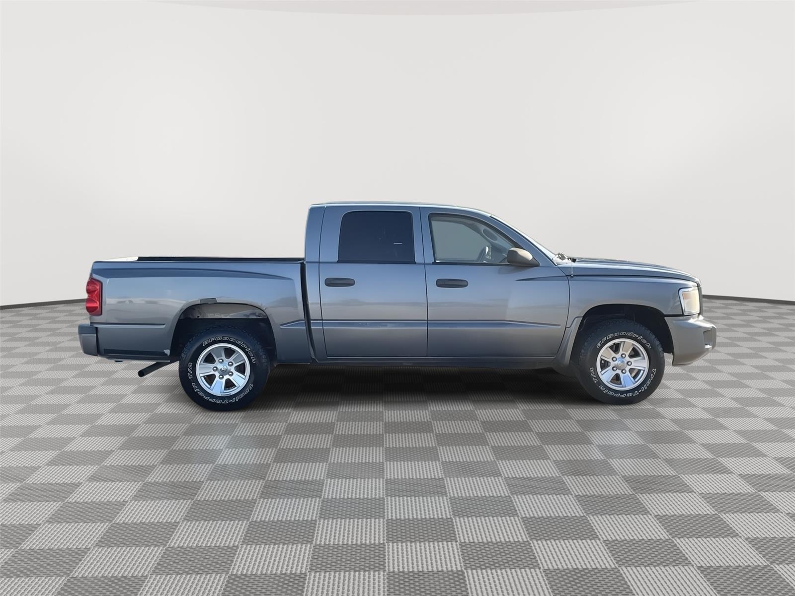 Vehicle photo 6
