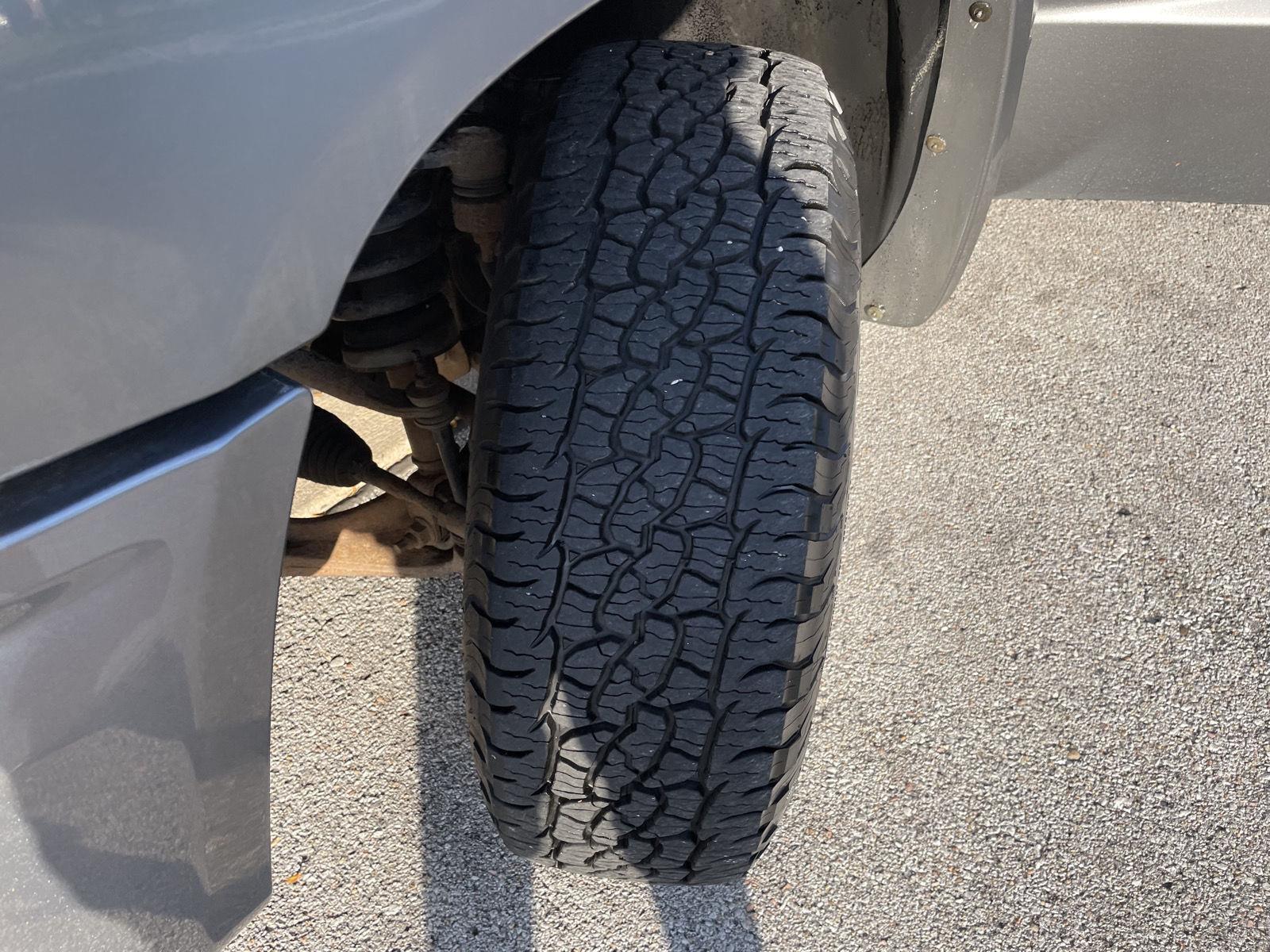 Vehicle photo 11