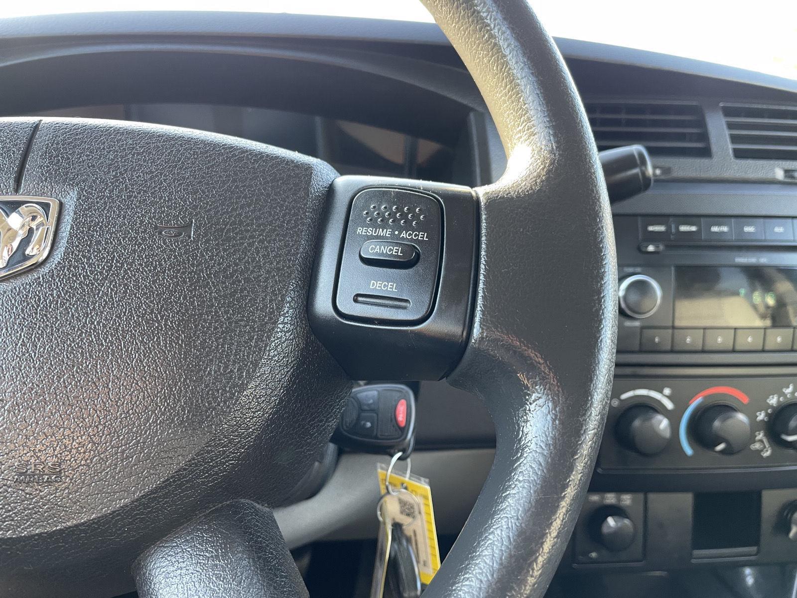 Vehicle photo 14