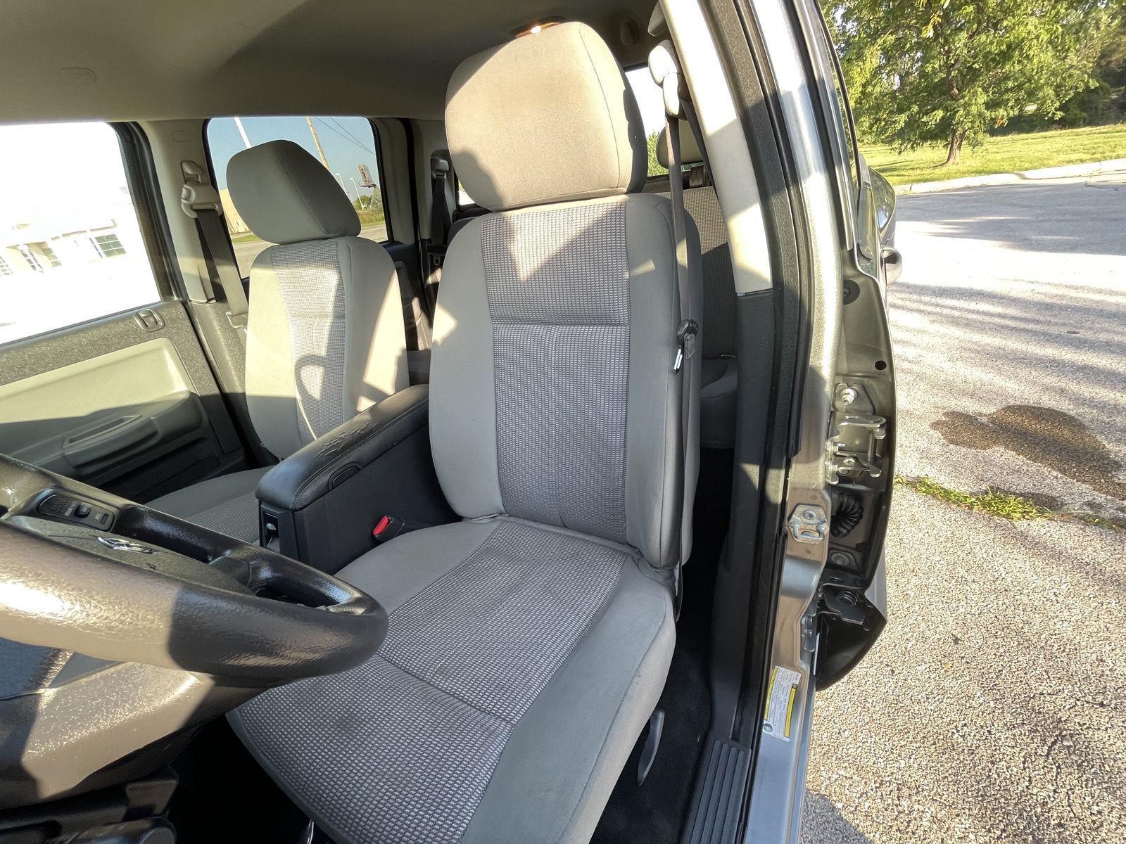 Vehicle photo 17