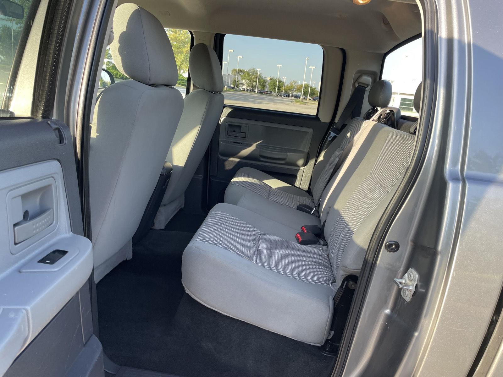Vehicle photo 19