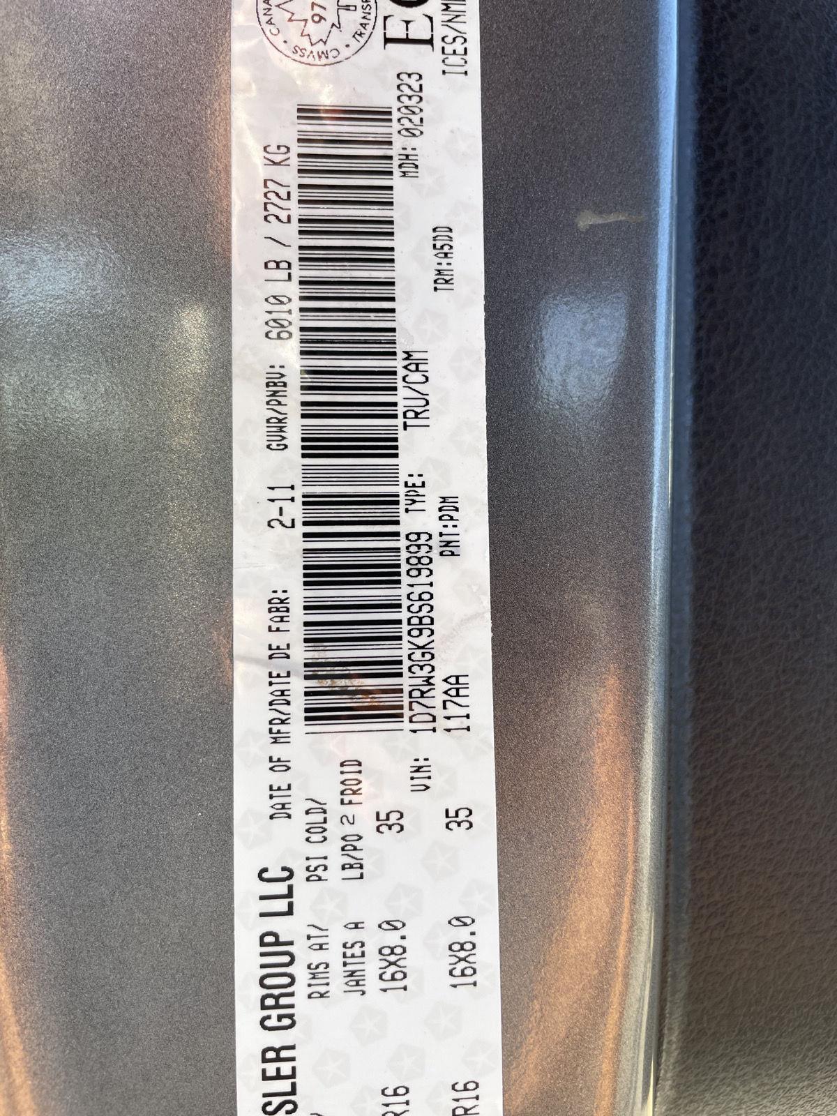 Vehicle photo 28