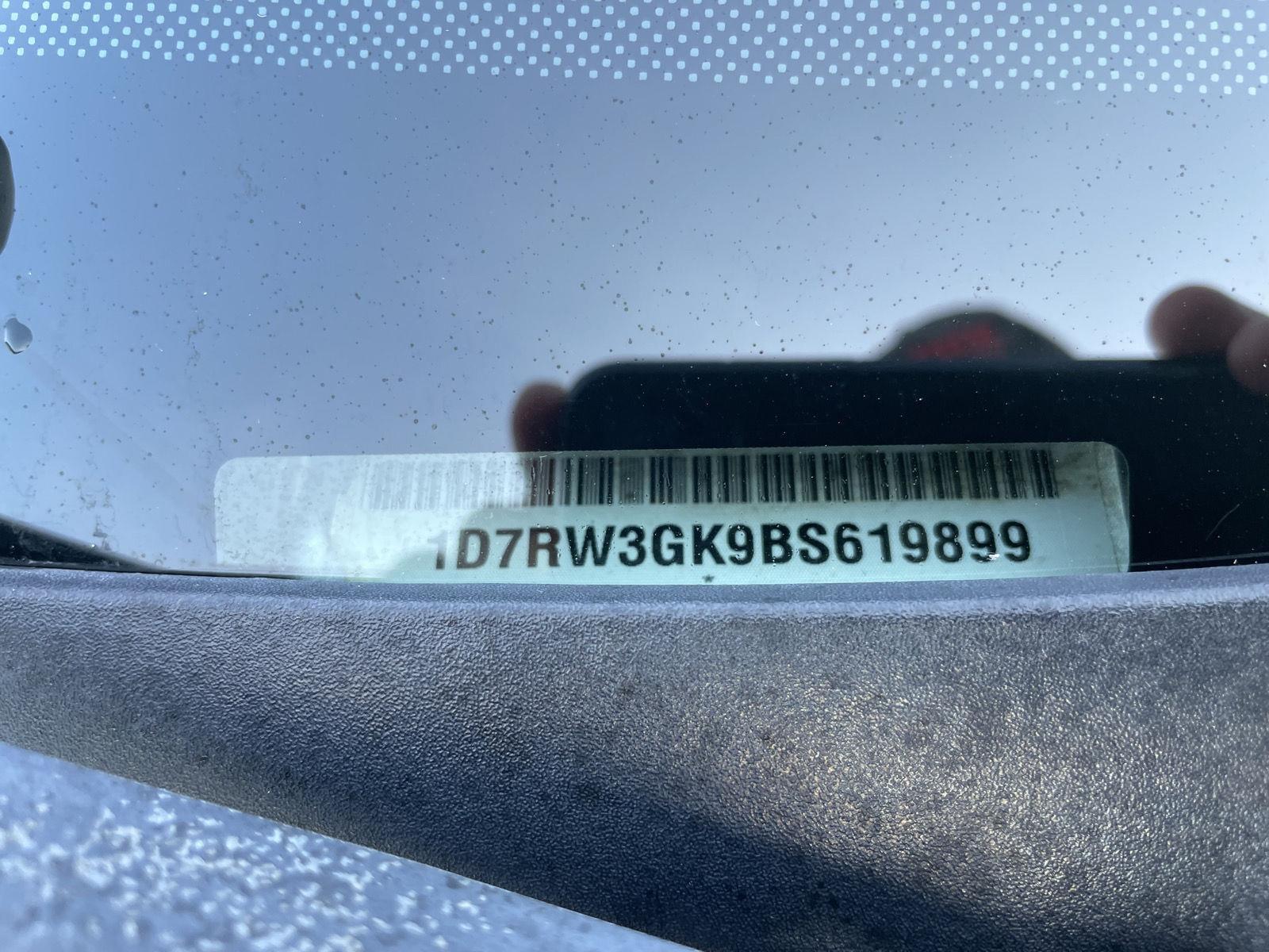 Vehicle photo 29