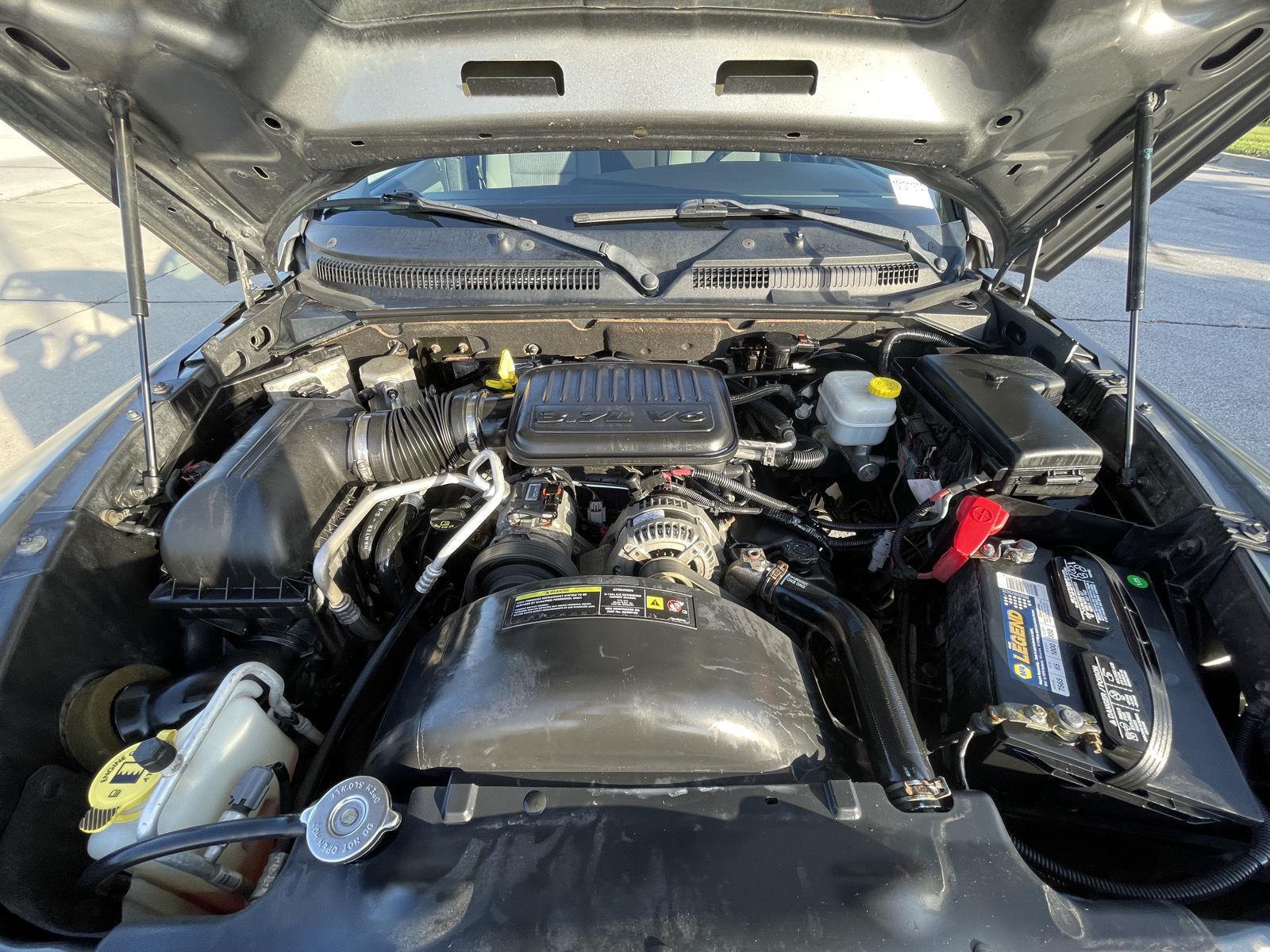 Vehicle photo 30