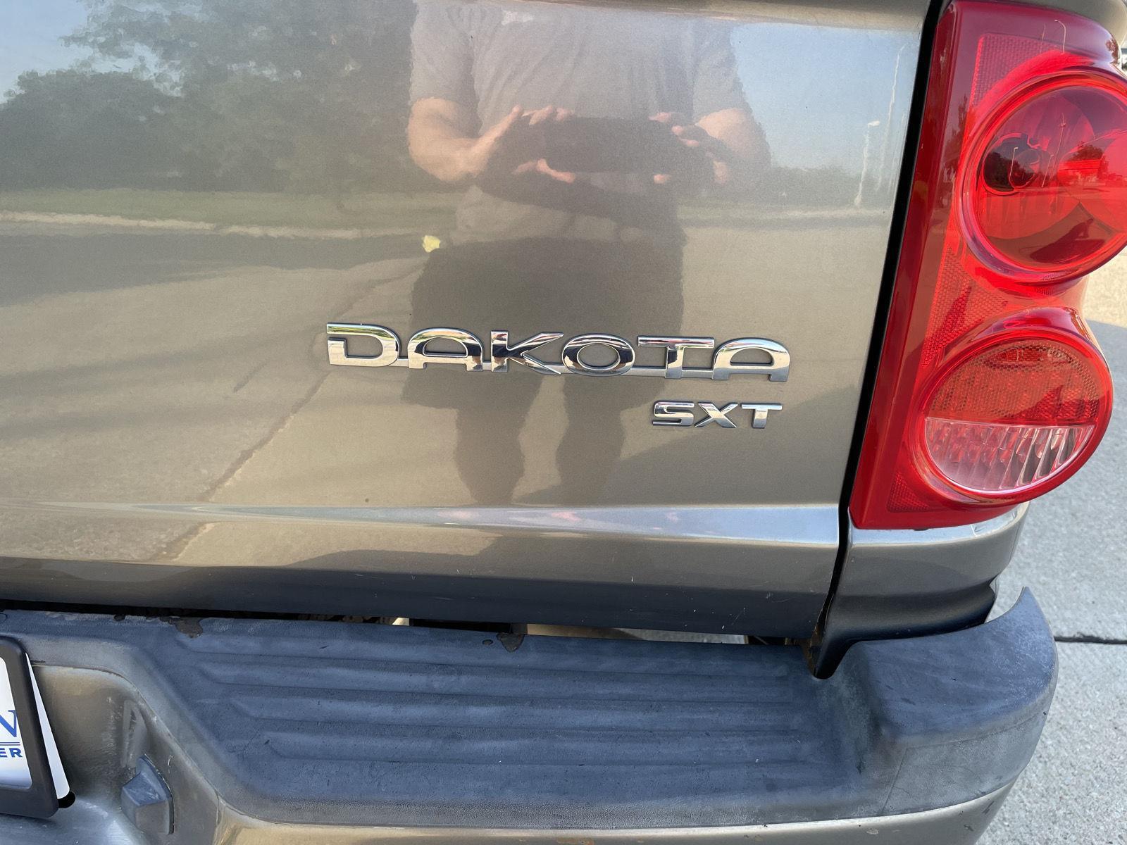 Vehicle photo 33