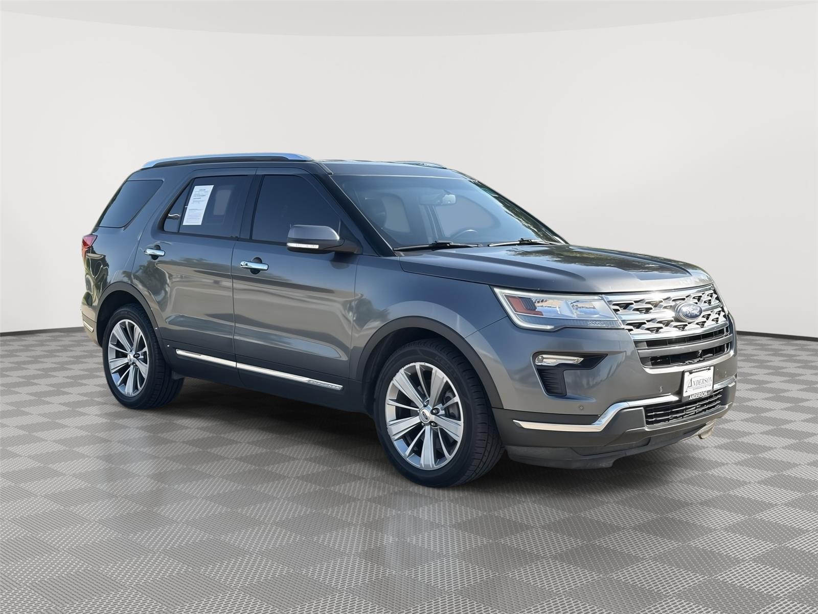 Vehicle photo 5