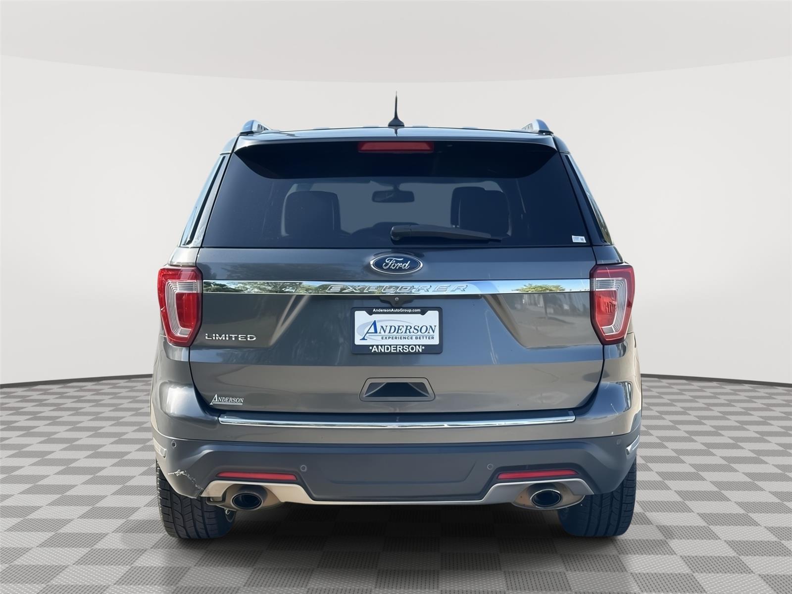 Vehicle photo 8